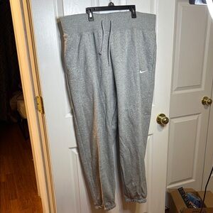 *NWT* Nike sweatpants